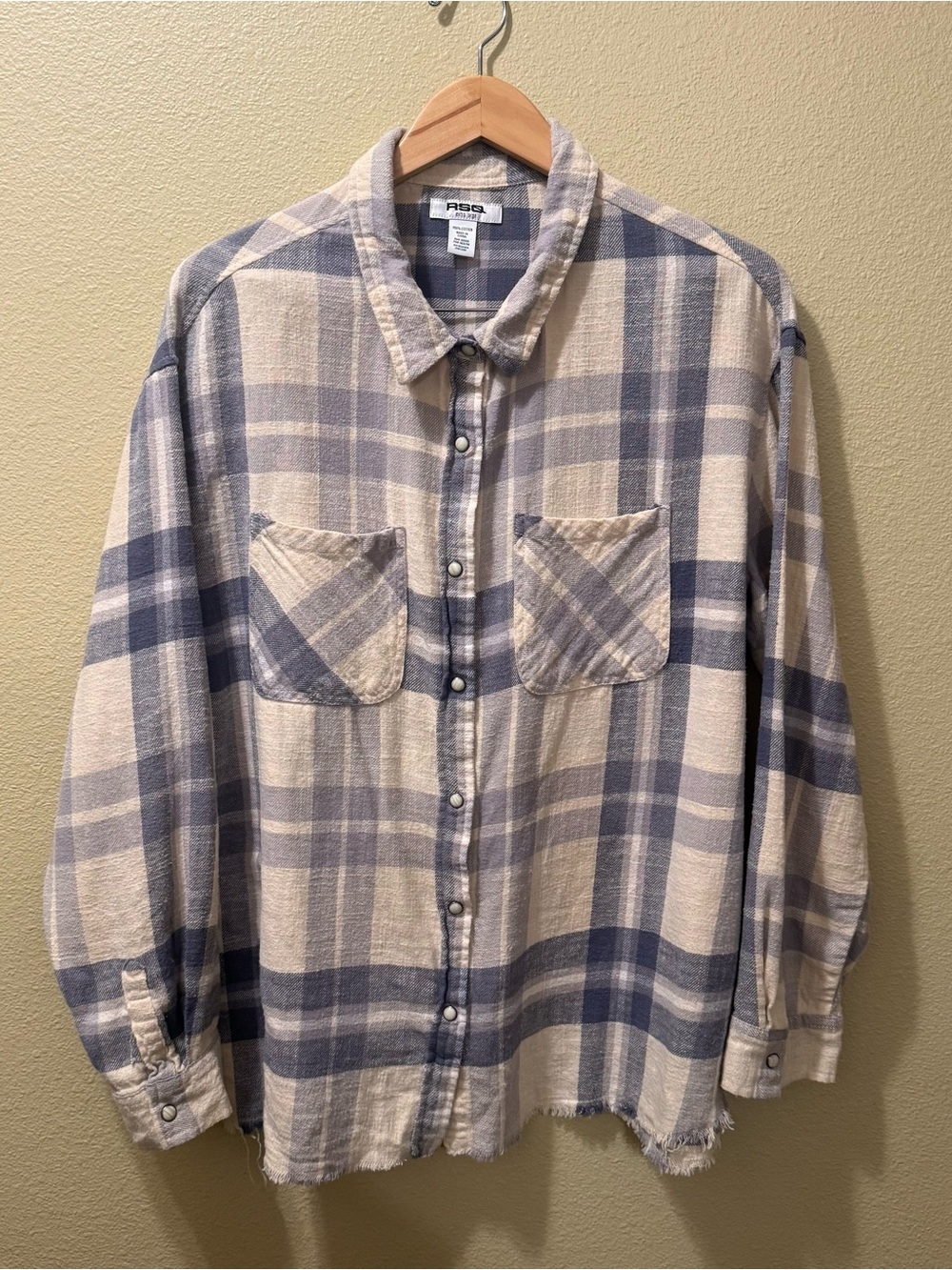 Women’s XL RSQ Beige & Gray Plaid 100% Cotton Raw Hem Flannel Shirt w/ Pockets